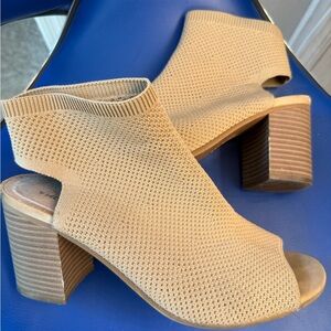 Women's Tan Peep-Toe Ankle Boots Size 10 So Comfortable